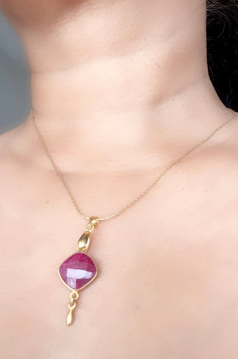 Ruby exotic escape pendant